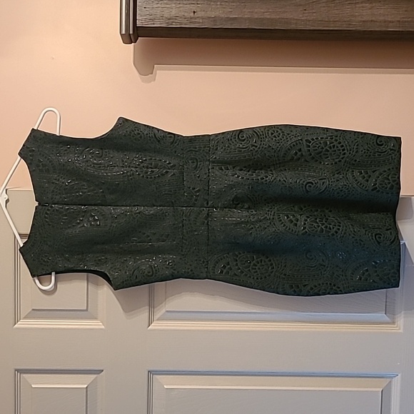 Venus Dark Green, textured dress with pockets, size 2 - Picture 4 of 4
